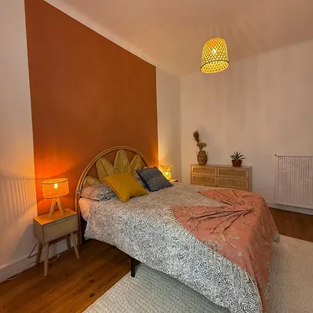 T2 Entier Apartment